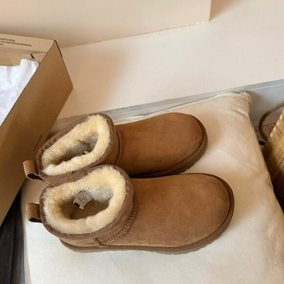 Women’s Ugg Classic Ultra Mini Boots Chestnut - Picture 2 of 6